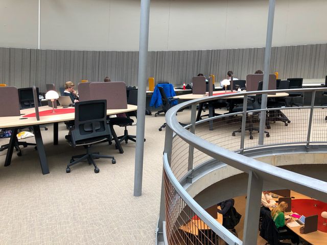 TU Delftの図書館(外観)