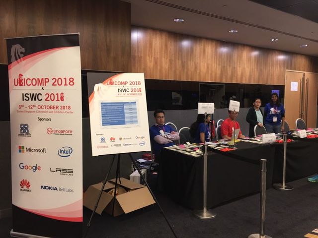 レセプションデスク