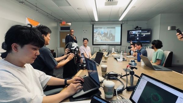 Anthony教授の研究室との交流の様子